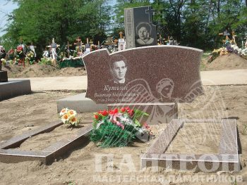 Памятник двойной № 60